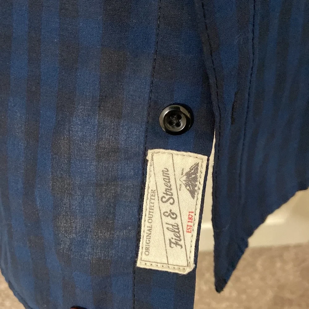 Field and Stream button up shirt - Picture 3 of 6